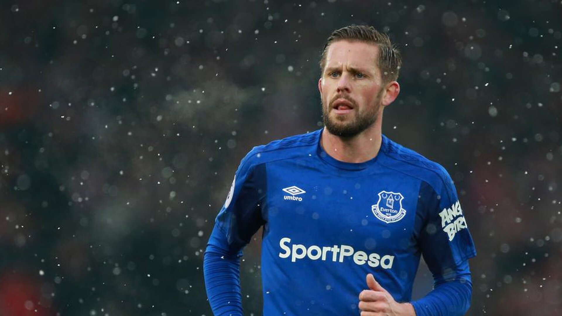 乐鱼体育网址入口-中国足球国家队集训期间饮食管理与营养团队建设，国足球员参加训练